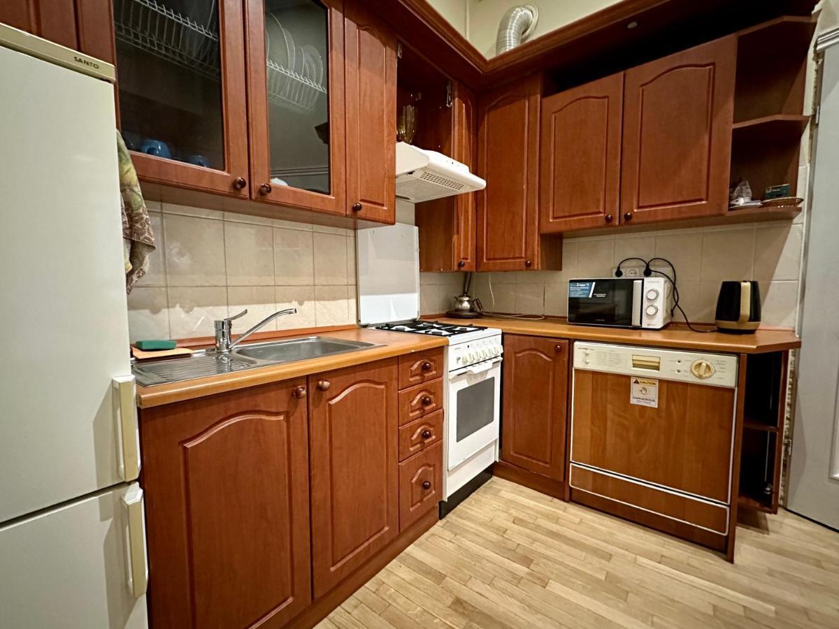 ROMANTIC Apartments - оn Valova street Львів Екстер'єр фото